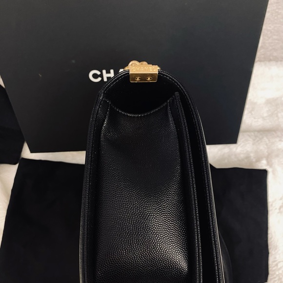 Chanel Boy Bag in Quilted Caviar Black with GHW - Picture 4 of 12